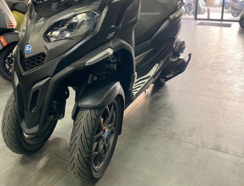 PIAGGIO MP3 530 HPE EXCLUSIVE