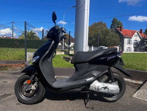 YAMAHA NEO