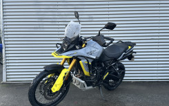 SUZUKI DL V-STROM 800DE 1ERE MAIN 
