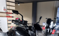 SUZUKI GSR 600