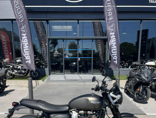 TRIUMPH STREET TWIN  900
