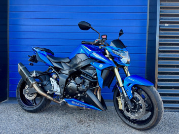 SUZUKI GSR 750  FREIN BREMBO SEULEMENT 5227 KMS