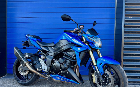 SUZUKI GSR 750  FREIN BREMBO SEULEMENT 5227 KMS