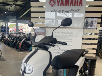 YAMAHA NEO