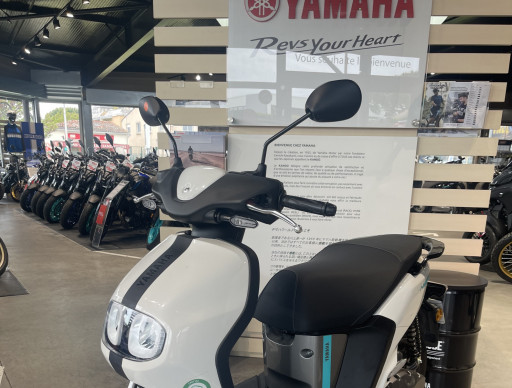 YAMAHA NEO