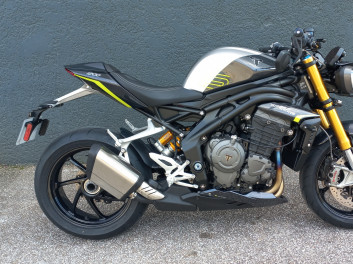 TRIUMPH SPEED TRIPLE 1200 RS