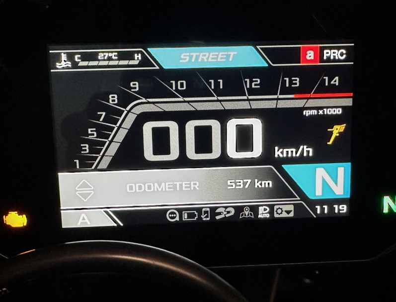 APRILIA RSV4 1100 RR SACHSENRING BLACK 500kms!