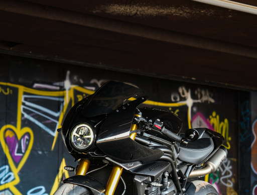 TRIUMPH SPEED TRIPLE 1200 RR PHANTOM BLACK 