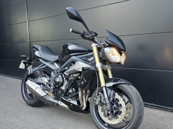 TRIUMPH STREET TRIPLE 675