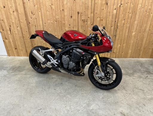 TRIUMPH SPEED TRIPLE 1200 RR