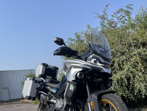 CF MOTO 800 MT