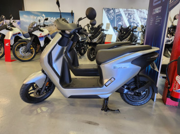 HONDA EM1