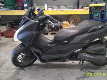 HONDA FORZA 125 ACCIDENTE RSV N°21311