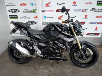 SUZUKI GSR 750