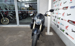 SUZUKI GSR 750