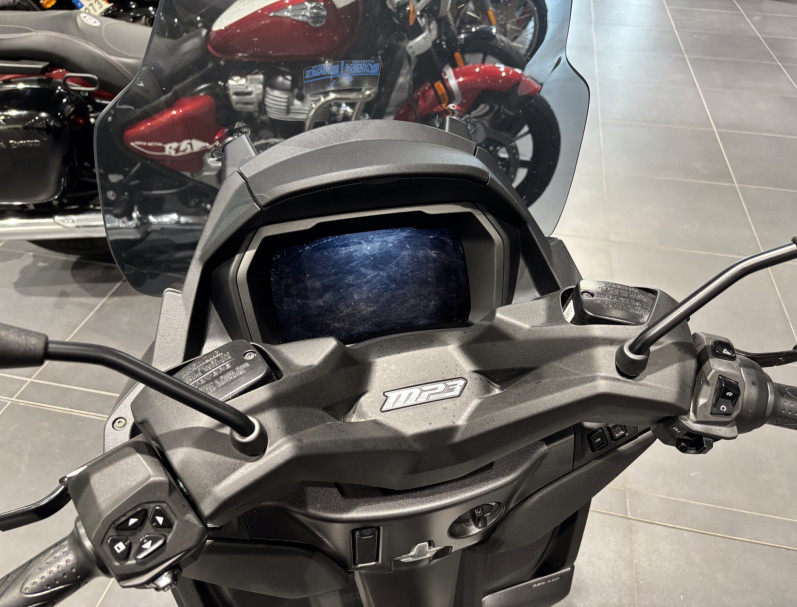 PIAGGIO MP3 400 HPE SPORT ABS ASR / MP3 400 HPE SPORT/ Garantie 