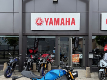 YAMAHA XSR 900