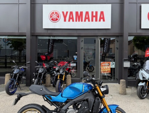 YAMAHA XSR 900
