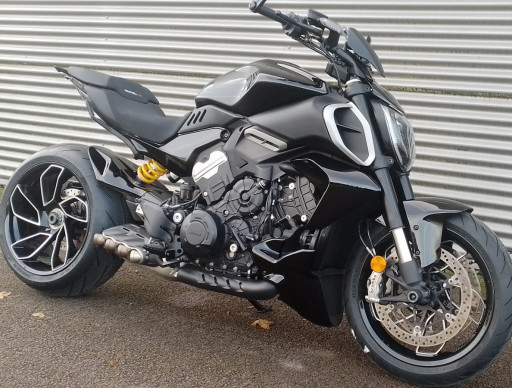 DUCATI DIAVEL V4
