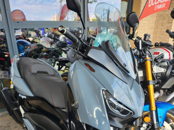YAMAHA XMAX 300 Tech Max