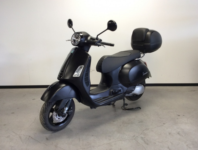 VESPA GTS 300 NOTTE