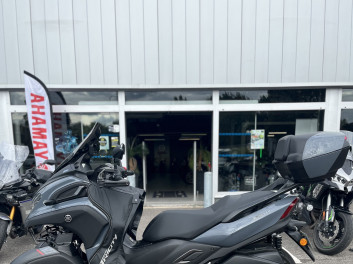 YAMAHA TRICITY 300