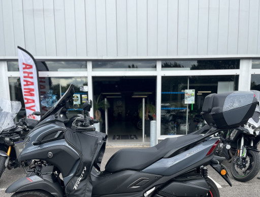 YAMAHA TRICITY 300