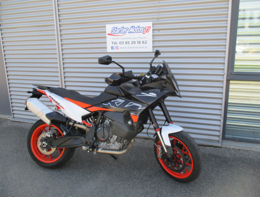 KTM 890 SMT 2024 TECH PACK à partir de 214€/mois*