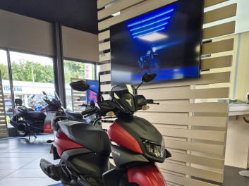YAMAHA RayZR 125