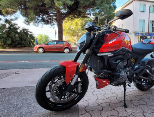 DUCATI MONSTER 937 RED