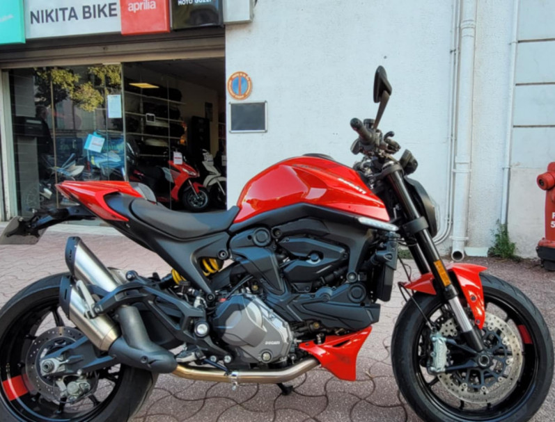 DUCATI MONSTER 937 RED