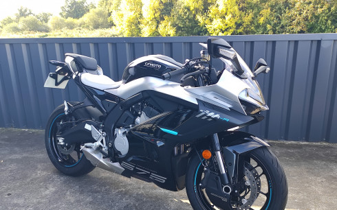 CF MOTO 675 SR-R