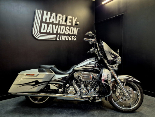 HARLEY-DAVIDSON TOURING STREET GLIDE 1800 CVO