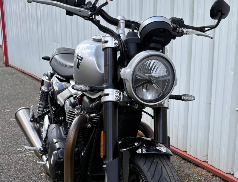 TRIUMPH SPEED TWIN 1200