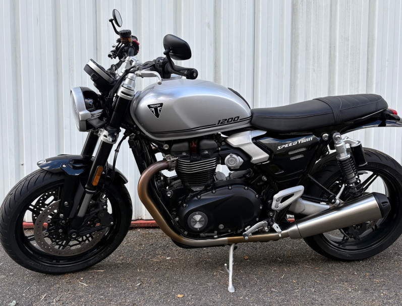 TRIUMPH SPEED TWIN 1200