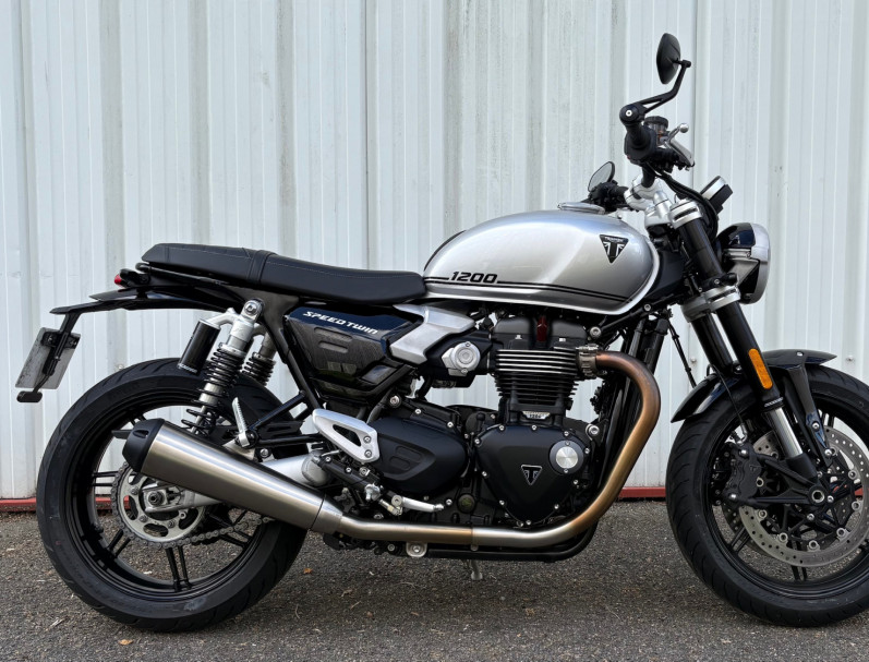 TRIUMPH SPEED TWIN 1200