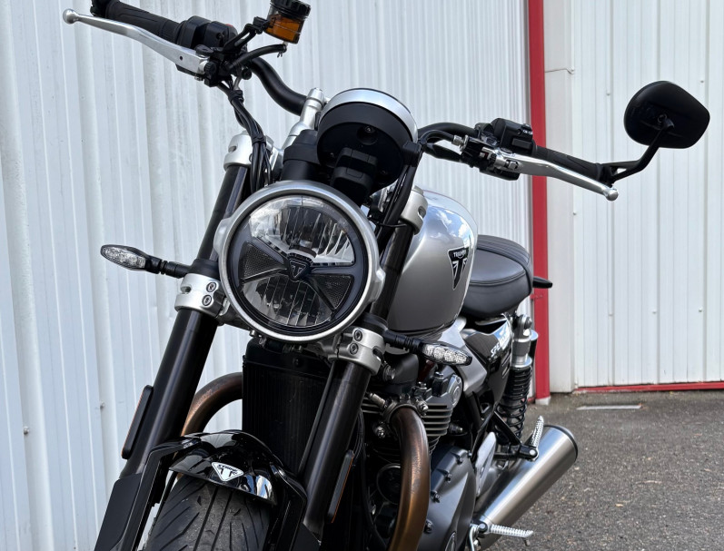 TRIUMPH SPEED TWIN 1200