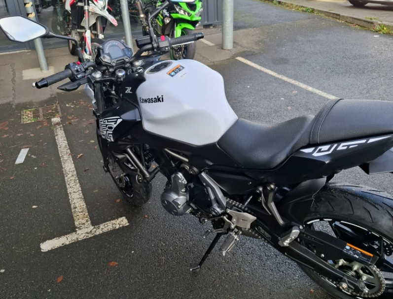 KAWASAKI Z 650 (47.5CV) IDEAL PERMIS A2 GARANTIE 12 MOIS
