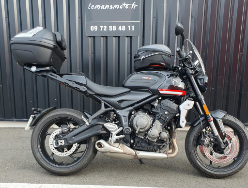 TRIUMPH TRIDENT 660 