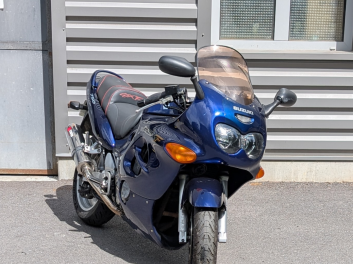 SUZUKI GSX 750 F