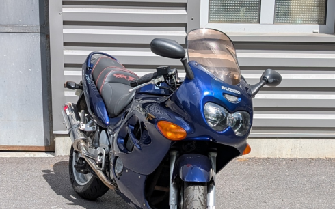 SUZUKI GSX 750 F