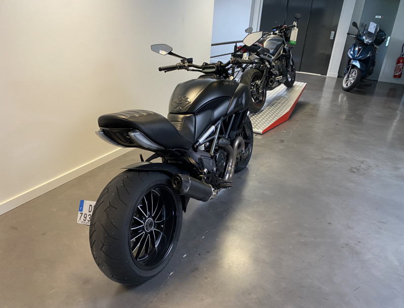 DUCATI DIAVEL DARK