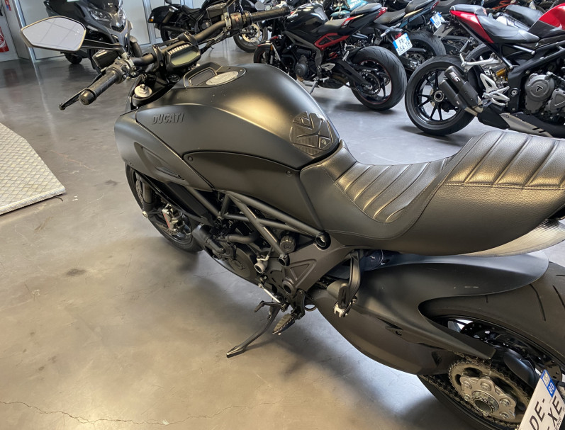 DUCATI DIAVEL DARK