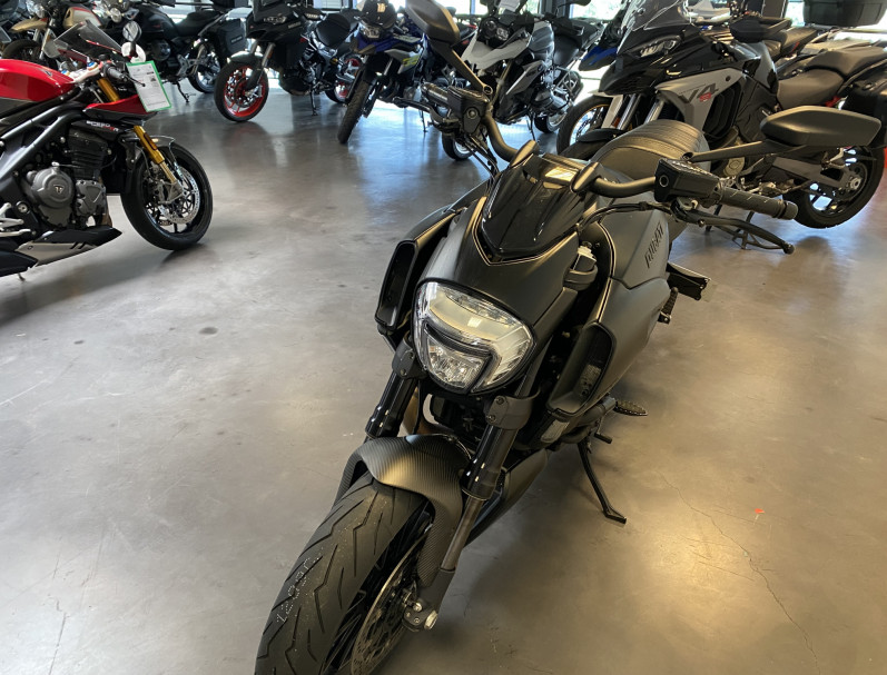 DUCATI DIAVEL DARK