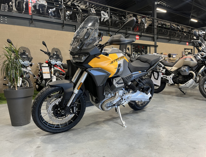 MOTO GUZZI STELVIO