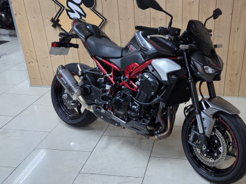 KAWASAKI Z 900 2025 PACK PERFORMANCE
