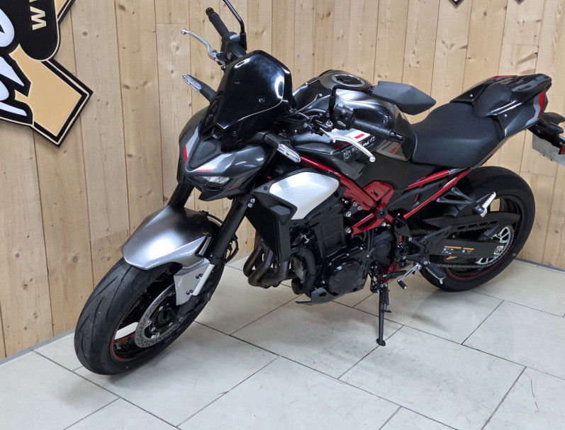 KAWASAKI Z 900 2025 PACK PERFORMANCE