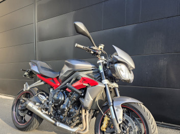 TRIUMPH STREET TRIPLE 675 R