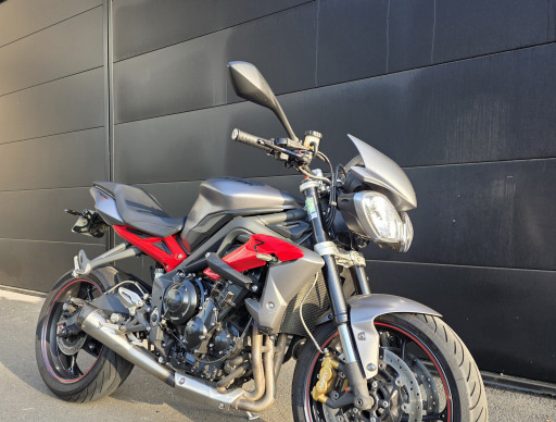 TRIUMPH STREET TRIPLE 675 R