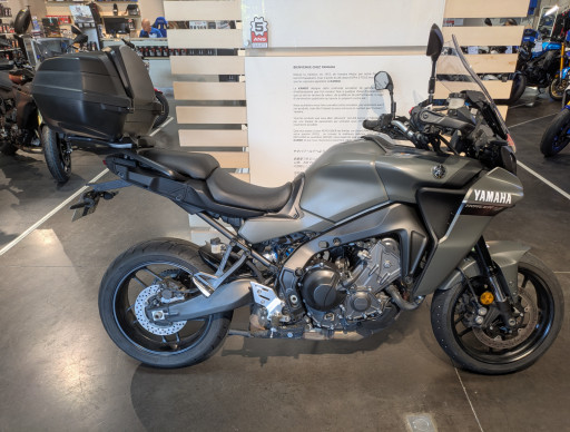 YAMAHA TRACER 9